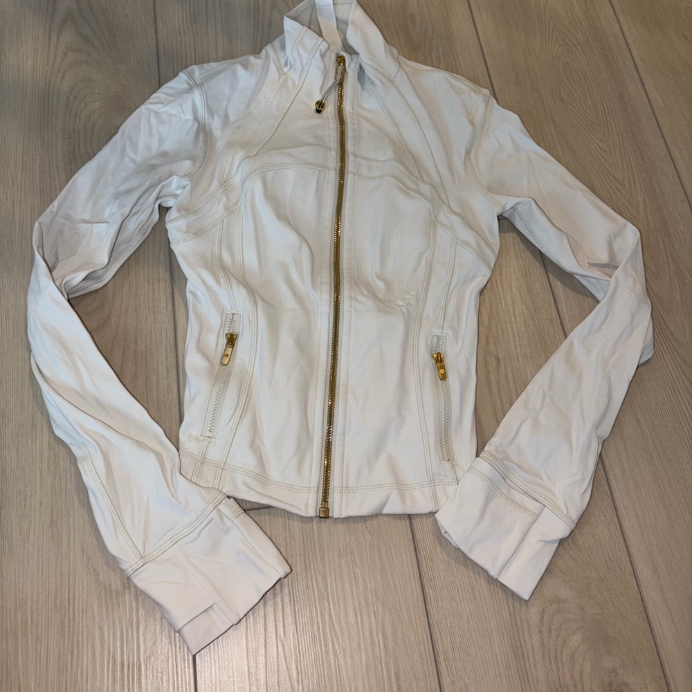 lululemon cropped define jacket with gold zipper